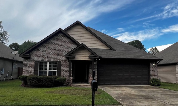 Northport Casa | Charming 3-bedroom house in a peaceful area of Tuscaloosa