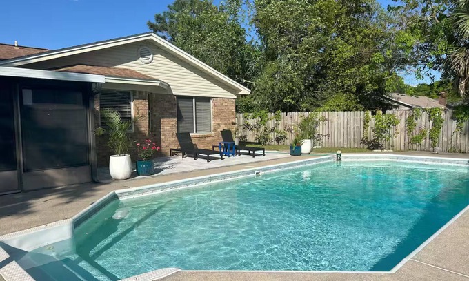 Northeast Pensacola Casa | Charming 3-bedroom house in delightful Pensacola with Pool