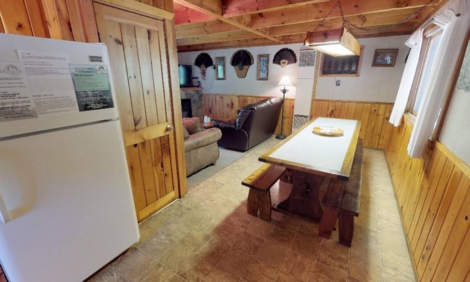 Gaines Casa | Charming 3-bedroom home on Pinecreek in Gaines with AC, hot tub, fire ring, WiFi