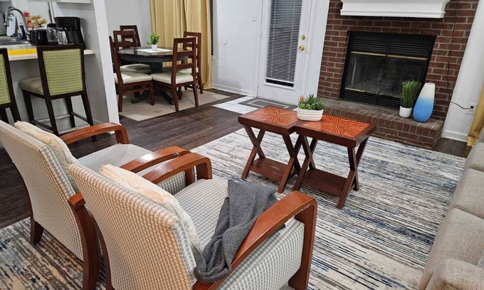Ellendale Casa | Charming 3-bedroom Home - near BARTLETT-Comfortable & Convenient.