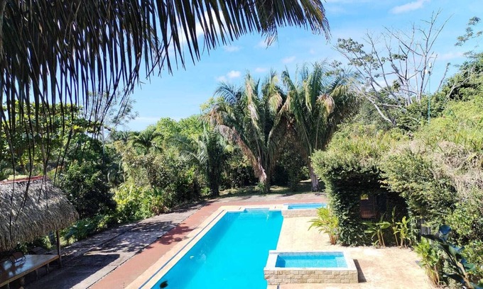 Cantón de Parrita Casa | Charming 3-bedroom house in Guapinol with WiFi and AC
