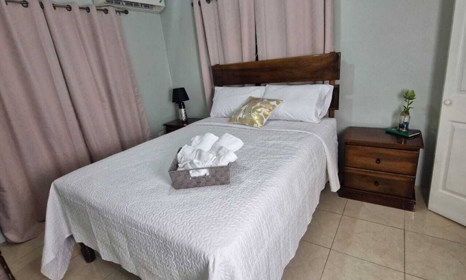 Hellshire Casa | Charming 3-bedroom house in Hellshire with WiFi and AC