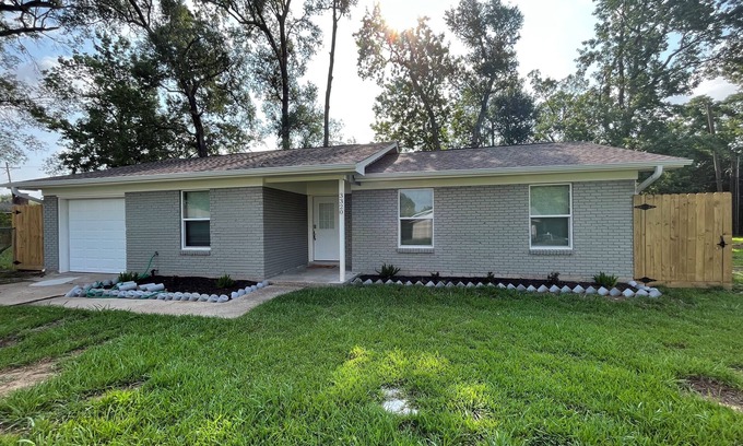 Beaumont Casa | Charming 3-bedroom house in excellent location