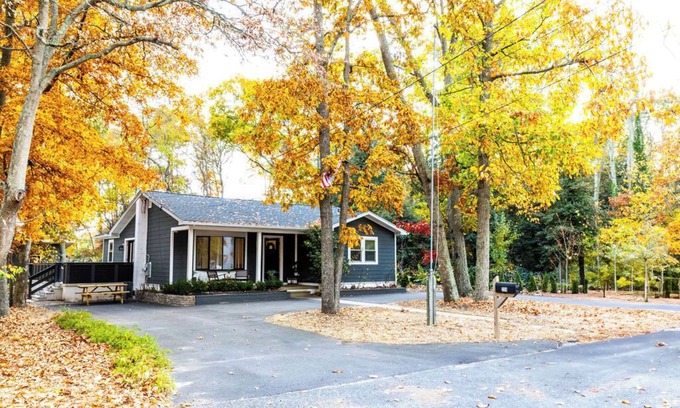 Lower Township Casa | Charming 3-bedroom house in Cul de sac surrounded by forest