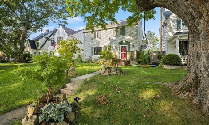 Westgate Casa | Charming 3 Bedroom House in a Quiet Neighborhood