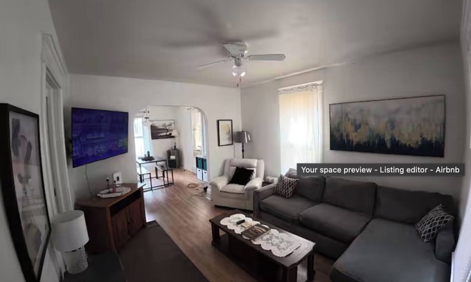 Rockford Casa | Charming 3-bedroom house in lovely Rockford with Window AC