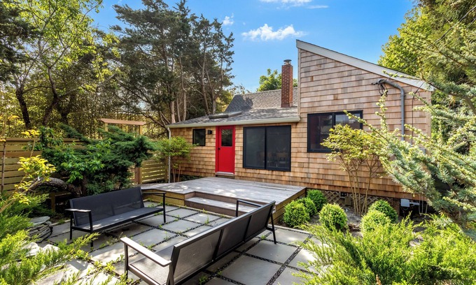 Fire Island Pines Casa | Charming 3-bedroom house with AC and Hot Tub in the Pines