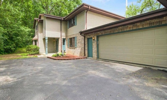 Waukesha Casa | Charming 3-Bedroom House-Ideal for a Relaxing Stay