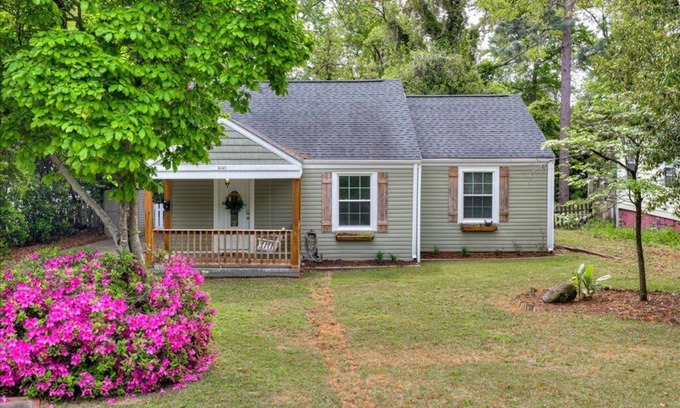Pendleton King Casa | Charming 3-bedroom house with WiFi in welcoming Augusta