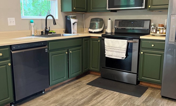 Erlanger Casa | Charming 3-bedroom house w/ deck in awesome Elsmere