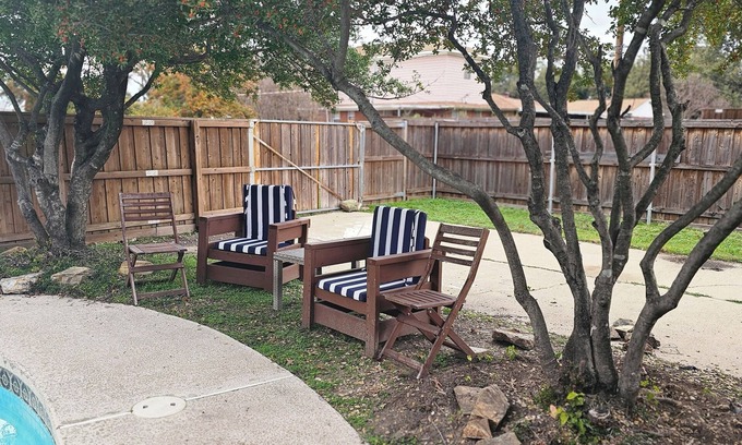 Garland Casa | Charming 3-bedroom house in Garland with WiFi and AC