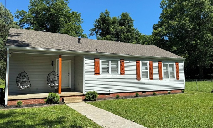 Jackson Casa | Charming 3-bedroom house in Jackson's Lana district.