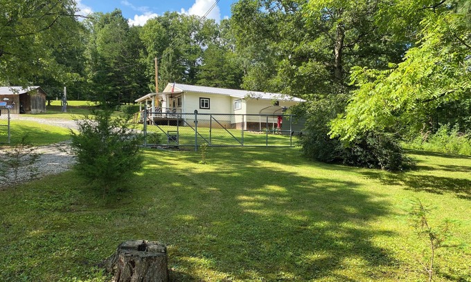 Winona Casa | Charming 3-bedroom house in Pioneer with WiFi and AC