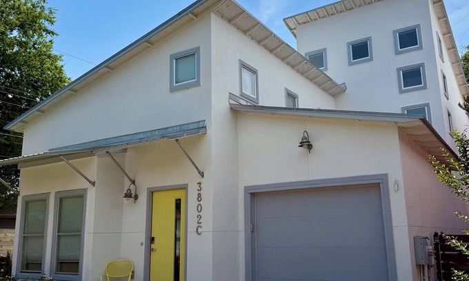 South Lamar Casa | Charming 3-bedroom house in central Austin