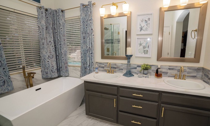 Clovis Casa | Charming 3-bedroom house with WiFi, AC in peaceful Clovis