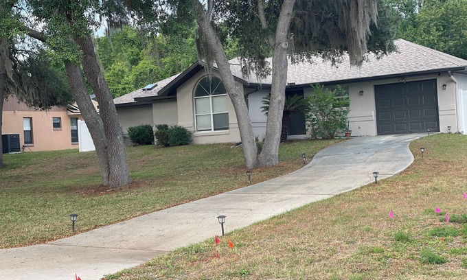 Ocala Casa | Charming 3-bedroom house with WiFi and AC in serene Ocala