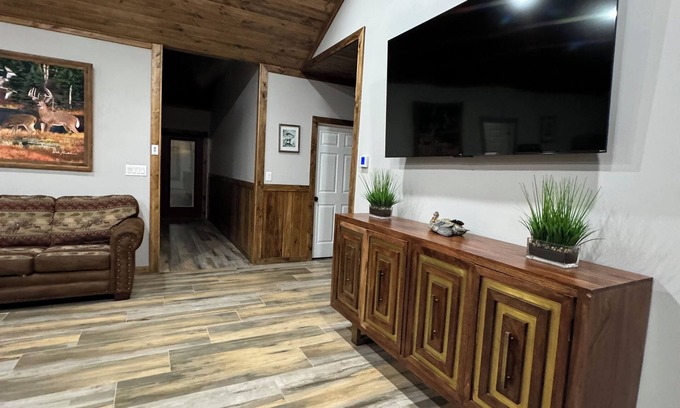 Sardis Casa | Charming 3-bedroom house with WiFi, AC in nice Sardis
