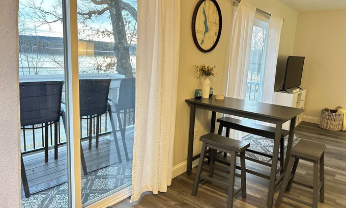 Winnisquam Casa | Charming 3-bedroom house on Winnisquam Lake,