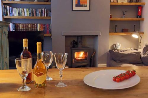 Frome Casa | Charming 3 bedroom house with indoor wood burner.