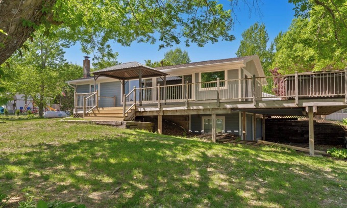 Webster Casa | Charming 3-bedroom Lake House with dock, hot tub, AC in delightful Waterville