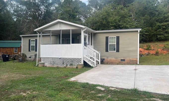 Anderson Casa | Charming 3-bedroom mobile home with WiFi and AC close to Lake Hartwell