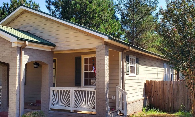 Starkville Casa | Charming 3-bedroom peaceful living in a specious house!