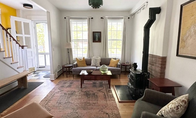 Portland Casa | Charming 3-bedroom townhome on Great Diamond Island in Portland, ME