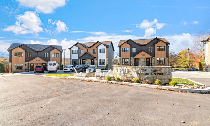 Powell Casa | Charming 3-bedroom townhome in Powell with a fresh coastal vibe!