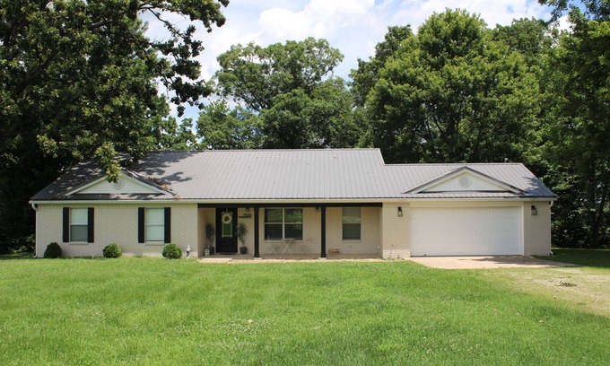 Benton County Casa | Charming 3-bedroom house in rural Bentonville