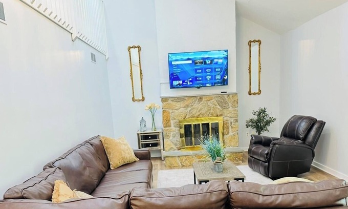 Downingtown Casa | Charming 3-bedroom Home in Downingtown - Pet Friendly