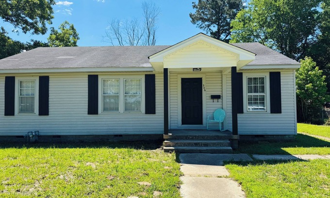 East Camden Casa | Charming 3-bedroom house w/WiFi, close to Highland Industrial Park- East Camden