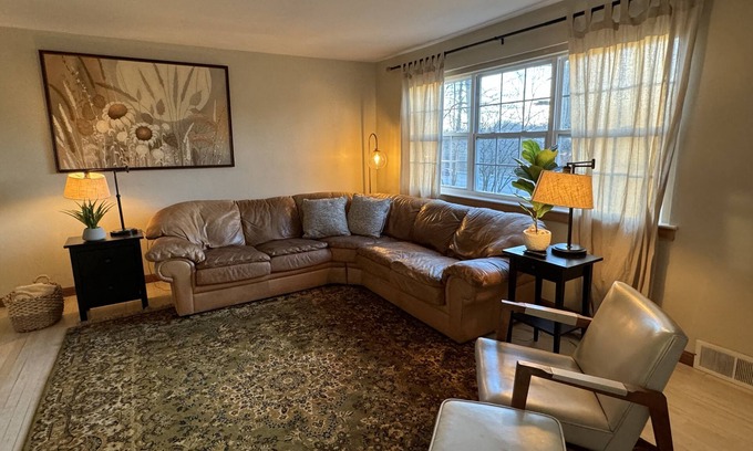 Glen Carbon Casa | Charming 3-Bedroom Cottage in Glen Carbon