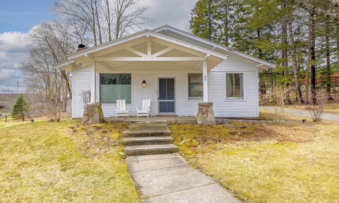 Northeast Harbor Casa | Charming 3-bedroom house in downtown Northeast Harbor! Minutes from Acadia!