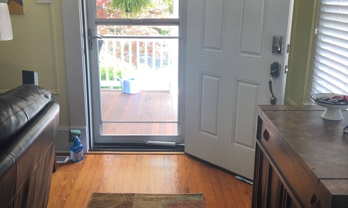 Neptune City Casa | Charming 3-bedroom house 1 miles from the beach in Neptune City.
