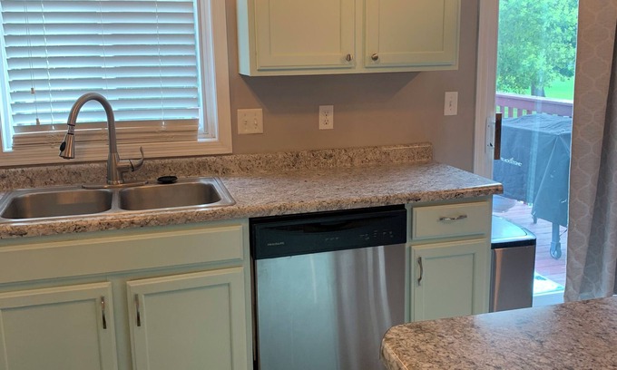 Sioux Falls Casa | Charming 3-bedroom house with fenced backyard