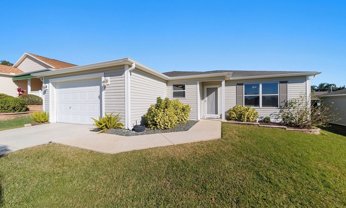 Fruitland Park Casa | Charming 3-bedroom house with Golfcart and WiFi in The Villages
