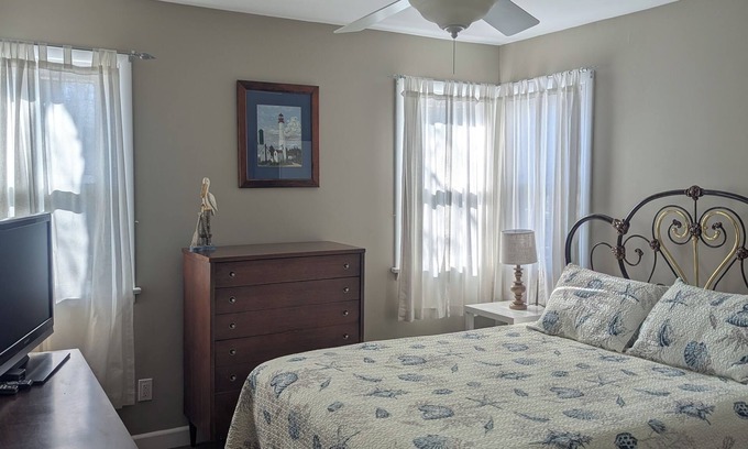 Lower Township Apartamento | Charming 3-Bedroom Wildwood Crest Spot: Beach, Bay, and Boardwalk- all so close!