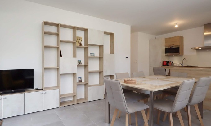 Servoz Apartamento | Apartamento de 4 habitaciones con terraza y garaje en el pintoresco Servoz, ideal para 6 personas