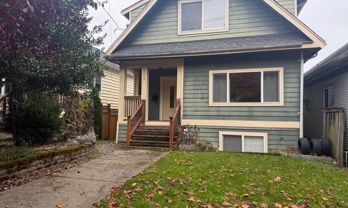 Central District Casa | Charming 3-BR Home Close to Swedish Cherry Hill