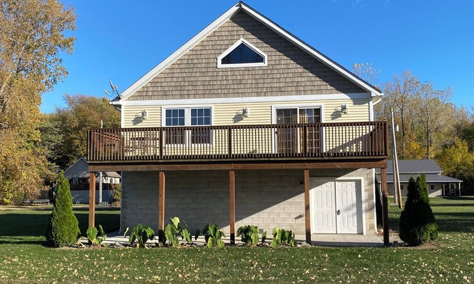 Put-in-Bay Casa | Charming 3-BR house w/golf, pool, WiFi, AC at pet friendly Middle Bass Island