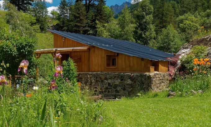 Belvedere Chalet De Esquí | Encantador chalet de 3 estrellas con jardín privado en el corazón de Mercantour