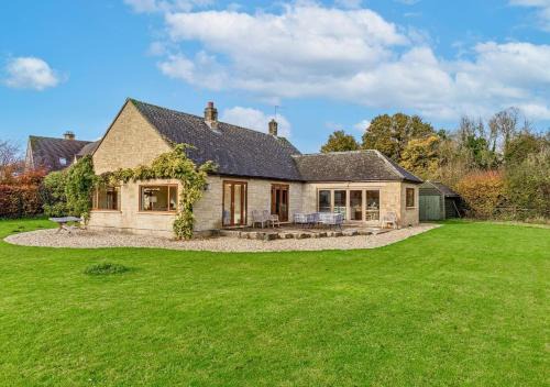 Bourton-on-the-Water Casa | Charming 3BD Cotswolds Family Retreat