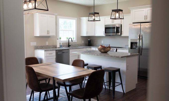 Elizabethtown Casa | Charming 3BR Getaway Near E-Town Sports Park - Wi-Fi + AC in Scenic Glendale