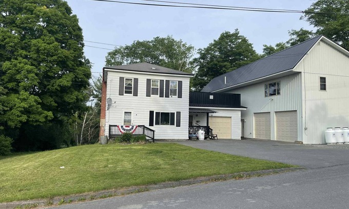 Limestone Casa | Charming 3Br Getaway Sled/Atv Access!!!