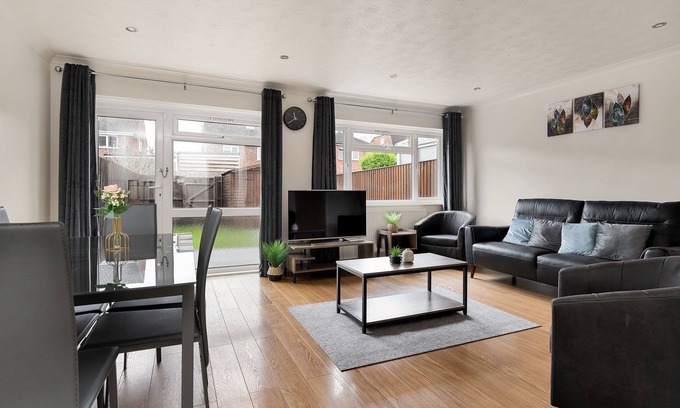 Cherry Hinton Casa | Charming 3BR House With Garden in Cherry Hinton