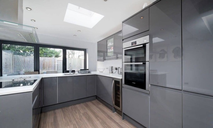 Ickenham Casa | Charming 3BR House with Garden