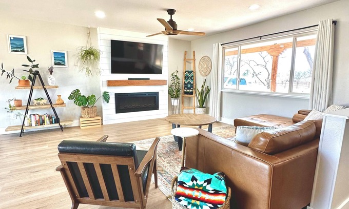 Cortez Casa | Charming 3BR In-Town Cortez Home w/ Sauna & Mesa Views – Family & Pet-Friendly