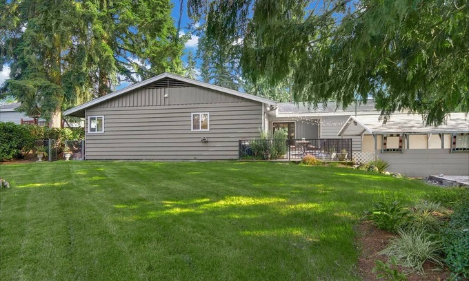 Kenmore Casa | Charming 3BR Retreat, Lush Yard
