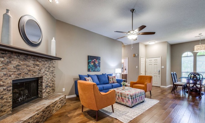 Allen Casa | Charming 3RB Home Large Outdoor Living!