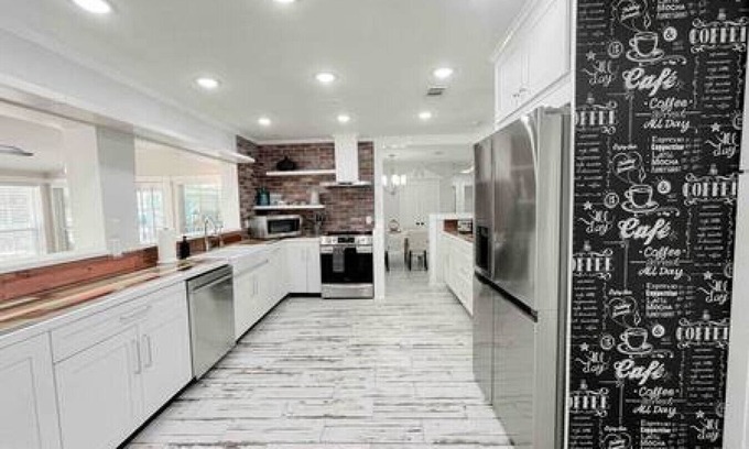 Orient Park Casa | Charming 4/3 Lakehouse W/ Pool